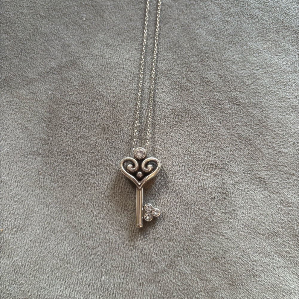 Elegant Silver Key Pendant Necklace